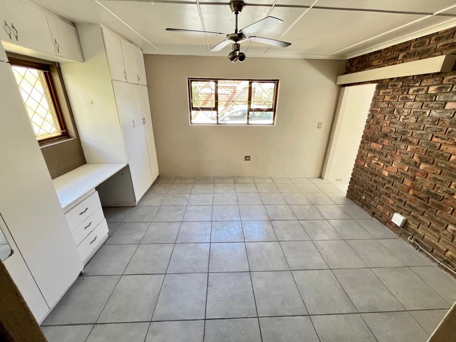 To Let 1 Bedroom Property for Rent in Dorchester Heights Eastern Cape